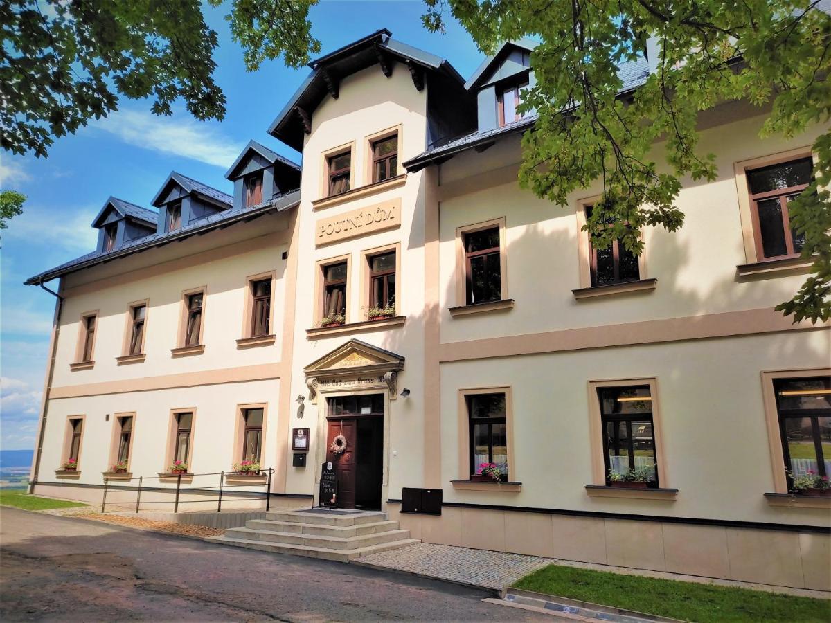 Hotel Poutni Dum Kraliky Exterior photo